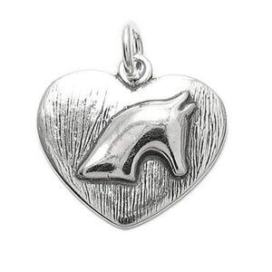 HORSE'S HEAD IN HEART CHARM IN STERLING SILVER.